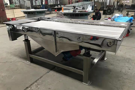 304不銹鋼直線振動(dòng)篩的應(yīng)用