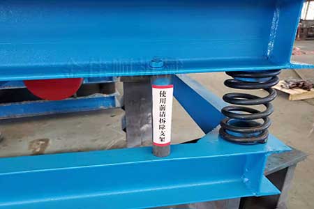 金佳順--二維鋼簧振動平臺1